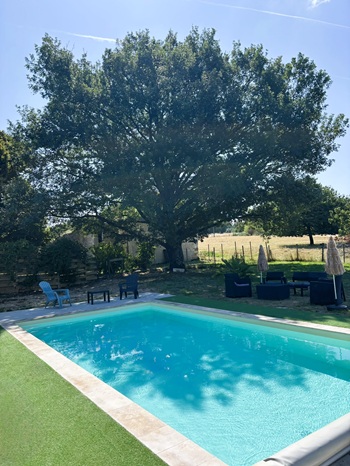 Piscine chauffée au gite de Lémeré-Chinon